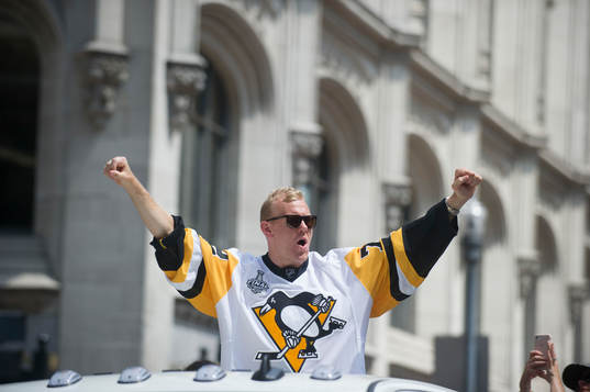 Pittsburgh Penguins' Patrick Hornqvist celebrates