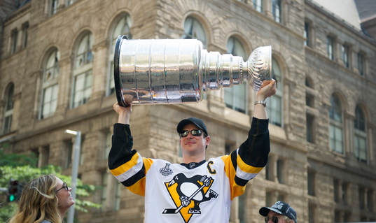 Pittsburgh Penguins' Sidney Crosby celebrates
