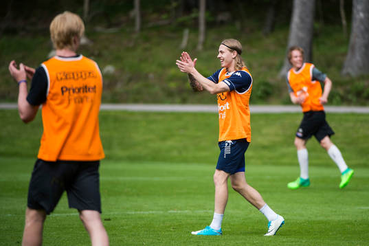 Elias Mar Omarsson jublar