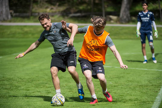 Frölundas Mats Rosseli Olsen och Filip Westerlund