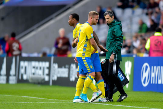 Sveriges Gustav Engvall går ut och Carlos Strandberg