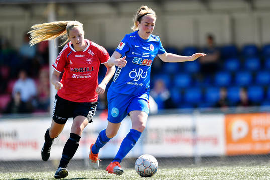 LB07s Michaela Johnsson jagar Örebros Marina Pettersson -