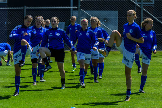 Stattenas spelare värmer upp