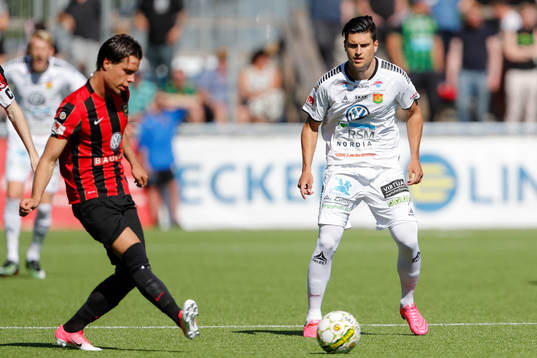Brommapojkarnas Erik Figueroa och GAIS Luka Mijaljevic