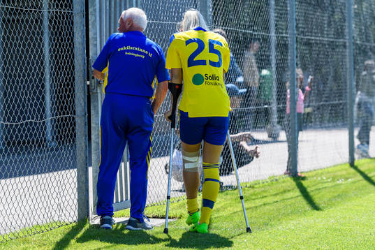 Eskilsminnes Johanna Ejdelind skadas och tvingas lämna