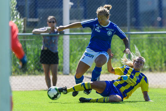 Stattenas Isabelle Axeldal och Eskilsminnes Linnéa Tapper