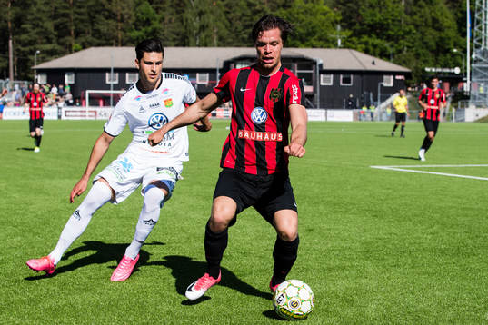 GAIS Luka Mijaljevic och Brommapojkarnas Erik Figueroa