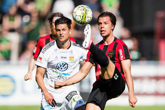 GAIS Luka Mijaljevic och Brommapojkarnas Erik Figueroa