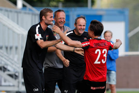 Brommapojkarnas tränare Olof Mellberg och assisterande