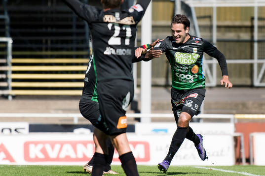 Varbergs Oliver Stanisic jublar