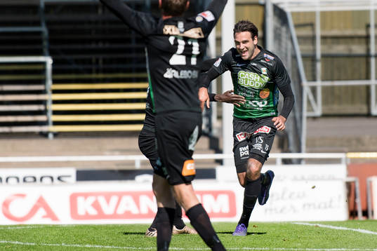 Varbergs Oliver Stanisic jublar