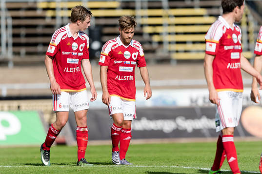 Degerfors Erik Lindell och Nikola Ladan deppar