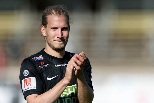 Varbergs Oliver Silverholt jublar