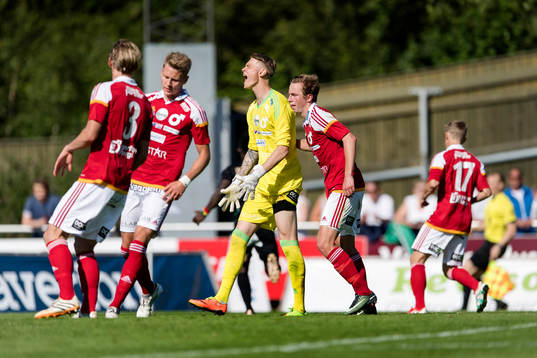Degerfors målvakt Jesse Öst deppar