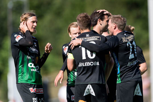 Varbergs spelare jublar