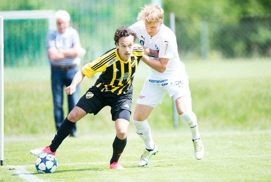 IFK Hässleholms  Karim Al-Asi i matchen i division 2
