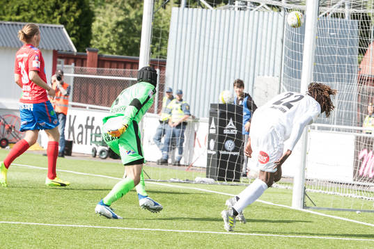 Dalkurds Mohamed Bangura gör 4-0 bakom Helsingborgs