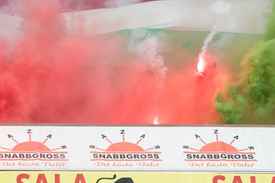 Dalkurds fansen innan fotbollsmatchen i Superettan mellan