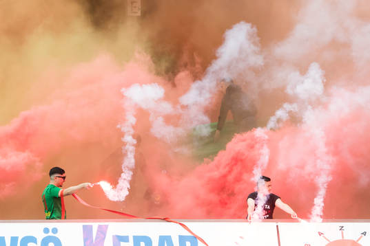 Dalkurds fansen innan fotbollsmatchen i Superettan mellan
