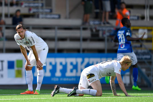 Örgrytes Danny Ervik och Jacob Ericsson deppar