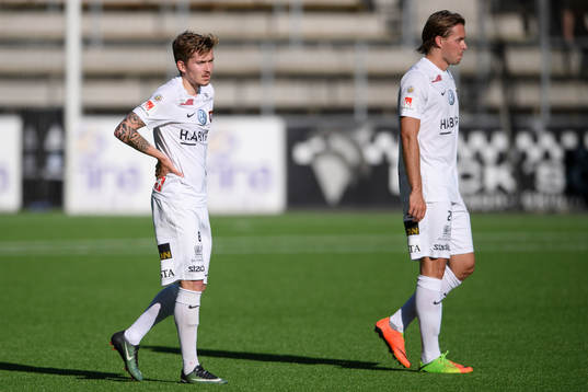 Örgrytes Andreas Östling och Danny Ervik deppar