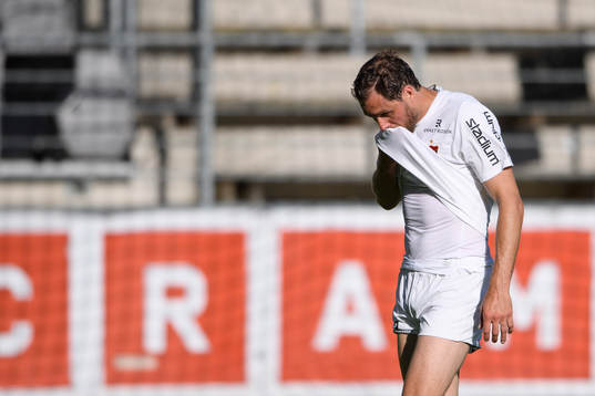 Örgrytes Johan Elmander deppar