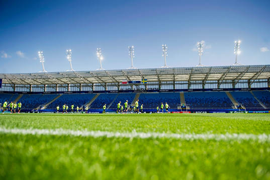 Spelarna tränar på Arena Lublin