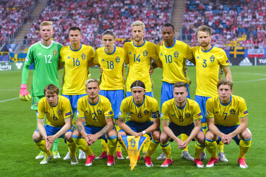 Sveriges målvakt Anton Cajtoft , Melker Hallberg , Pawel