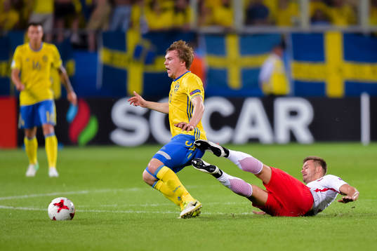 Sveriges Simon Tibbling skadas