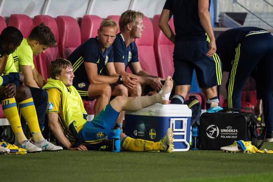 Sveriges Simon Tibbling skadas