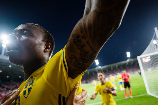 Sveriges Carlos Strandberg jublar