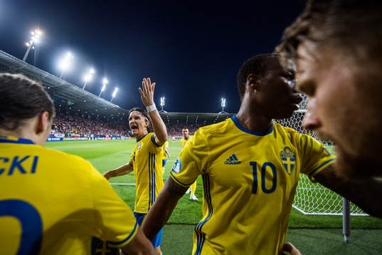 Sveriges Kristoffer Olsson jublar