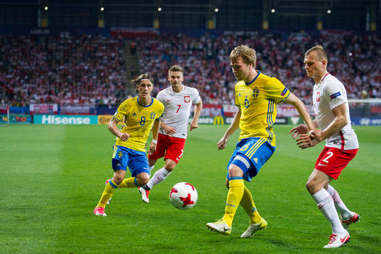 Sveriges Kristoffer Olsson och Simon Tibbling mot Polens