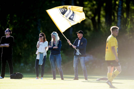 IFK Hässleholms supporters i matchen i division 2 mellan