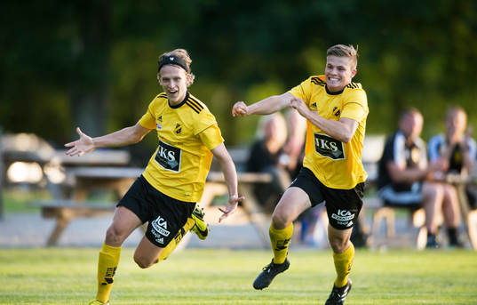 Räppe jublar över avgörande mål, en bjudning från