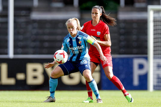 Djurgårdens Mia Jalkerud och Göteborgs Beata Kollmats