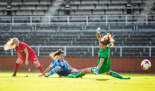 Djurgårdens Johanna Rytting Kaneryd gör 2-0 bakom