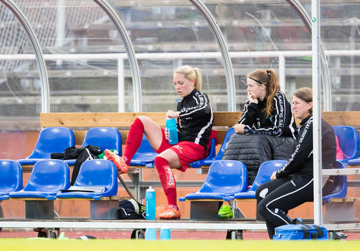 Göteborgs Elin Rubensson sitter på avbytarbänken