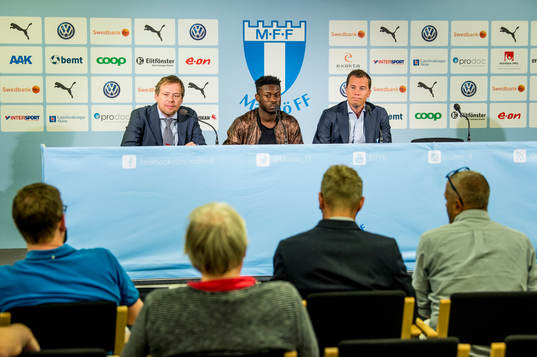 Malmö FFs presschef Peter Åhlander och sportchef Daniel