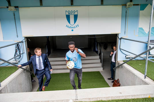 Malmö FF presenterar Kingsley Sarfo som ny spelare i