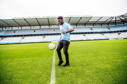 Malmö FF presenterar Kingsley Sarfo som ny spelare i