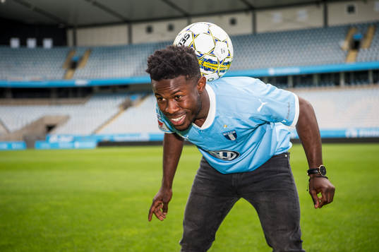Malmö FF presenterar Kingsley Sarfo som ny spelare i