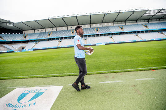 Malmö FF presenterar Kingsley Sarfo som ny spelare i
