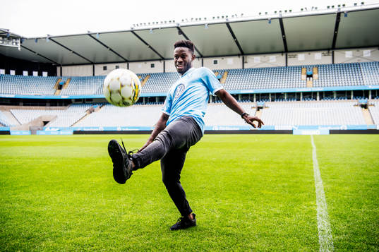 Malmö FF presenterar Kingsley Sarfo som ny spelare i