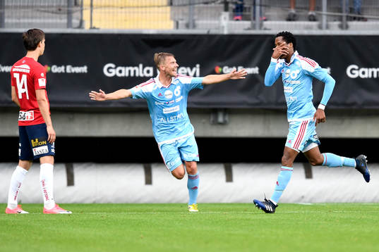 Degerfors Mihlali Mayambela jublar