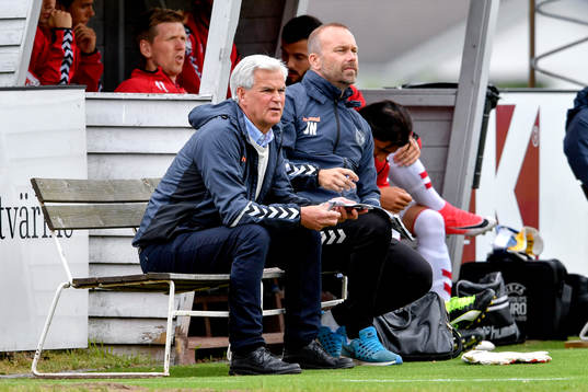 Kalmars tränare Nanne Bergstrand och assisterende tränare