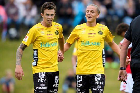 Elfsborgs Rasmus Rosenqvist och Jesper Karlsson jublar
