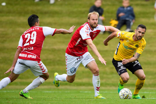 Elfsborgs Emir Bajrami och Kalmars Markus Thorbjörnsson