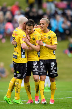 Elfsborgs Rasmus Rosenqvist kramas om av Simon Lundevall