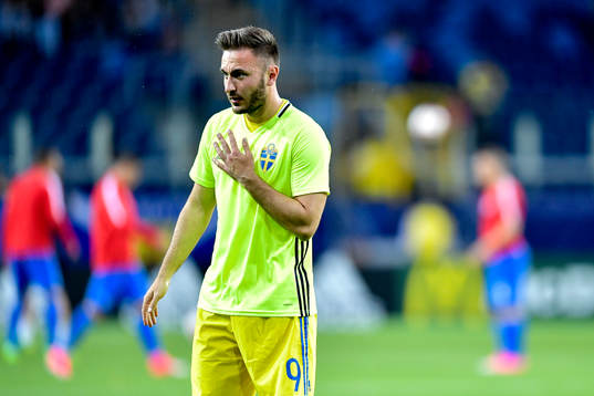 Sveriges Muamer Tankovic värmer upp